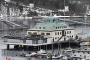 Oslo Havn. Frognerstranda 2 er fra 1924 og der ligger Christiania Roklub, også kalt Kongen siden den ligger like ved Dronningen