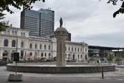 Oslo Havn. Paléhagen - Christian Frederiks plass 2. Skulpturgruppen "Solen og Jorden", utført i stein og bronse av Ørnulf Bast, ble satt opp i 1986 i en fontene på plassen. Jeg tror den har vært borte en stund, men er på plass igjen nå