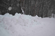 Nå har snø-haugen blitt en ordentlig snø-haug ser det ut til