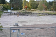 Og bygget ved skolen er jevnet med jorden