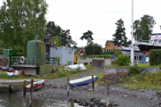 Lindøya - Dette var det jeg fant ut, våren 1963 flyttet foreningen fra Akerselven ut til bukta på Hovedøya der vi nå har bryggene. Allerede i 1924 ble opplagsplassen på Lindøya tatt i bruk, men først i 1936 kunne Lindøya framstå som en funksjonell opplagsplass for alle foreningens båter