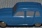 Renault 4 fra rundt 1968. Laget i metall og i 1/90 skala