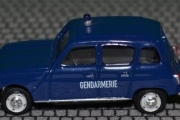 Renault 4L - Gendarmerie fra 1962. Modellen er fra Norev og i 1/87 skala