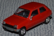Renault 5 fra 1972. Vi kan se en liten forskjell på grillene, kan dette være en L modell?