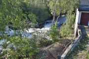 Rotnesfossen ser vi her, den nordre delen av Nitelva renner gjennom Hakadal og kalles der Hakadalselva. Ferden mot Øyeren starter i brusende stryk og går over i en bred, rolig og meandrerende flod gjennom Nittedal. De siste kilometerne danner elven et skille mellom Lillestrøm og Rælingen kommuner, først som en miljøskapende del av Lillestrøm by og Øvre Rælingen med turveier på begge bredder, så forbi et industrialisert område før den ender i et innlandsdelta ved nordenden av Øyeren i Rælingen