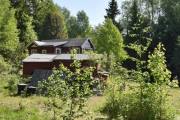 Sannelig så dukket det opp en hytte her også nede ved Hakadalselva