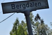 Skiltet her nede viser Bergdalen, men det heter vel Bergsdalen?