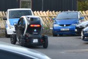 Men jeg klarte det, men så kjørte han en Renault Twizy som er en firehjuls elektrisk motorsykkel