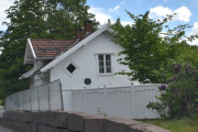 Jeg passerer Sveiva Landhandel som ble åpnet i 1900, ett eller annet sier meg at nå blir det borte
