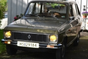 Renault 6 TL med gule lys