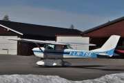 LN-TSE har jeg også sett før, men hvor? Det er en Cessna 150F fra 1965. En Cessna 150F har jeg bare sett en av og det er denne, jeg tror det bare er plass til to i den