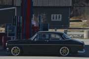 Men nå er vi på vei til en kar som heter Renault senior, og da snakker vi om biler. Dette er en Volvo Amazon, men er det en P-121 eller P-122? Jeg vil gjette rundt 1965