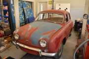 Her ser vi en Renault Dauphine som en av våre gode gamle medlemmer hadde, blir du for gammel så går bilen videre til klubben