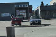 Her trodde jeg at jeg tok bilde av to veteraner, men det var bare halvveis riktig. Opel Kadett stasjonsvognen er fra 1967, men Toyota RAV4 er fra 1998, så jeg bommet med tre år