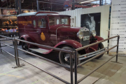 Men Hadeland glassverk har enda en bil, det er en Ford Touring fra 1930. Skulle ha vært artig og vite historien på denne