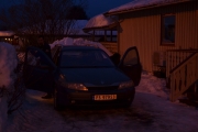Legg merke til at de også kjører Renault og legg merke til at de har ikke så mye snø igjen på taket. Men ditt vi skal nå etterpå, der er det mye snø på taket