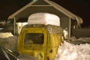 Til og men Renault Estafette`n lider av all den snøen