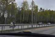 Selv om jeg har satt kamera på action, klarer vi ikke å se denne motorsykkelen da den kommer for fort