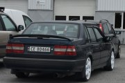 Men vi ser enda en bil, det er en Volvo 940 fra 1997. Enda noen år før den er veteran, men den tas vare på og det er fint