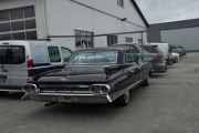 Men se på denne da, en Cadillac Fleetwood fra 1961. Fæle nætter.... står det på vinduet. Må da være fantastisk å dra på tur med den der
