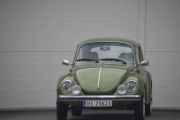 Vi passerer bobla igjen, kunne ha tenkt med en olivengrønn Renault 6 ved siden av denne