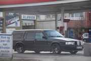 Takket være fartsdumpene klarer jeg å registrere denne bilen. Det er en Volvo 940 fra 1995, må ha 5 år til så er du veteran