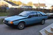 Så på kvelden dukker senior opp igjen i sin Renault Fuego TX fra 1981 og jeg kan love deg at han ikke kjører denne bilen hjem. Med dette sier jeg god natt i kveld med kamera