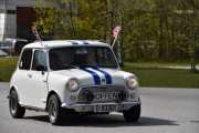 Her kommer Doffen, også kledd til 17 mai. Det er en Austin Mini 1000 MK II fra 1969