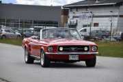 Vi er i Landsbyen Flisa, noen som hadde gjetta det? Neste bil er en Ford Mustang fra 1967