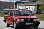 Her kommer det en ny variant av en Volvo som også er 17 kledd. Det er en Volvo 242 fra 1984