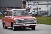 Enda en bil som ble litt ukjent for meg, men den er 17 mai kledd. Vi ser på en Vauxhall Victor Super 3 Speed fra 1964