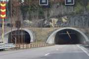 Men vi er ikke på EL-bil enda, vi kjører i gjennom noen tunneler til for å komme til Elverum