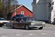 Men her kommer det en som vi ikke har sett før, det er en Chevrolet Impala fra 1962. Det er vel dette som er en ekte raggarbil