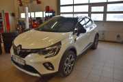 Men jeg kan ikke gruble så mye på det nå, vi må velge bil, enten en Renault Captur (e-tech Plug-in Hybrid), eller en...