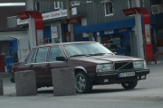 Men det er flere Volvo-er her, dette er en 740 GL fra 1984, da fant vi enda en veteran
