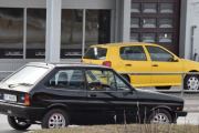 Så passerer den en Ford Fiesta 1.1 fra 1982, da fikk vi tak i enda en veteran