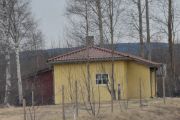 Dette er Tater-Millas hus som har adresse Fv496 345 eller Glesmyrvegen. Her kan du få høre historien om Tater-Milla, Jenny Emilie Pettersen som levde fra 1886 til 1976 og var datter av den legendariske «taterkongen» Stor-Johan