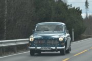 Vi møter en Volvo Amazon 121 fra 1969 og kjører videre