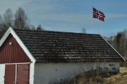 Det er første mai i dag, det er derfor dem flagger