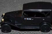 Renault NN berline decouvrable bachee Gendarmerie