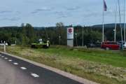 Tøff bil selv om det er en Suzuki, men navnet står liksom litt speilvendt. Er det Jimni eller Jiwni?