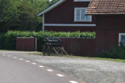 En gammel hestekjerre langs E16 ser vi også, her har dem sans for detaljer
