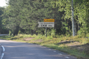 Vi kjører ikke så lenge før vi er fremme til der hvor vi skal overnatte igjen. Samme stedet som på turen oppover - Nya Skogsgården