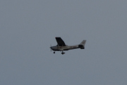 Morten 1 august 2019 - LN-NRO over Høyenhall, tror det er en Cessna 172S Skyhawk SP fra 2009 som Nedre Romerike flyklubb eier