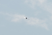 Morten 14 august 2019 - Småfly i full fart over taket, klokken er 16.36 og jeg klart ikke å få begge flyene i samme bildet. Men han vinker til meg da