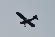 Morten 26 april 2019 - Småfly over Høyenhall. I ettertid så kan jeg si at dette er LN-RAP som er en Piper L-4J Grasshopper fra 1944 som Dag eier