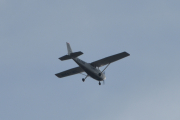 Morten 26 april 2019 - LN-FAW over Høyenhall, det er en Cessna-Reims F172N fra 1978 som Follo flyklubb eier