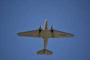 Morten 1 juli 2018 - Kl. 13.54. LN-WND rett over Høyenhall, den er like over hodet vårt. Det er en McDonnell Douglas C-53D Skytrooper fra 1942 som Stiftelsen Dakota Norway eier
