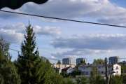 Morten 13 august 2018 - Kl. 16.49 En som flyr over Høyenhall, midt på bilde...