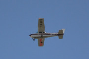 Morten 15 september 2018 - LN-ALU over Sandefjord, kjenner vi igjen noen som flyr over Høyenhall? I ettertid så kan jeg fortelle at dette er en Reims-Cessna F172N Skyhawk II fra 1981 som Lofoten Flyklubb eier
